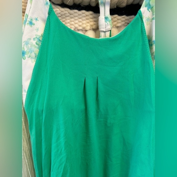 Lululemon Tank Attached Bra Womens Size 0 Flowy Overtop Green White Floral Bra - Picture 4 of 8